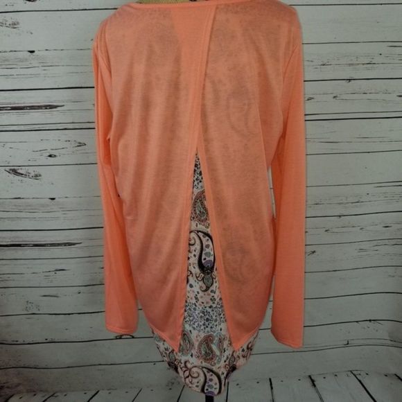 No Boundaries Shirt - Picture 2 of 5